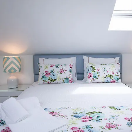 Real Holidays Apartman *