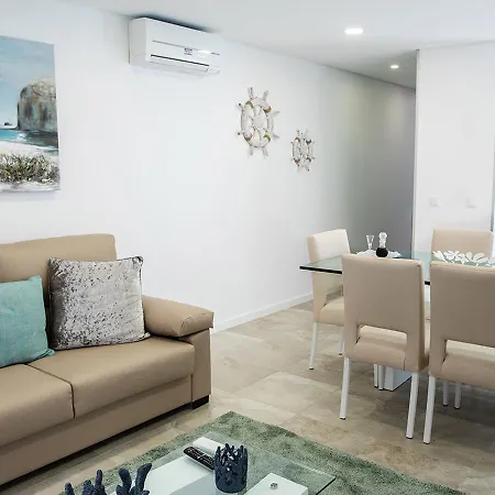 Real Holidays Apartman *