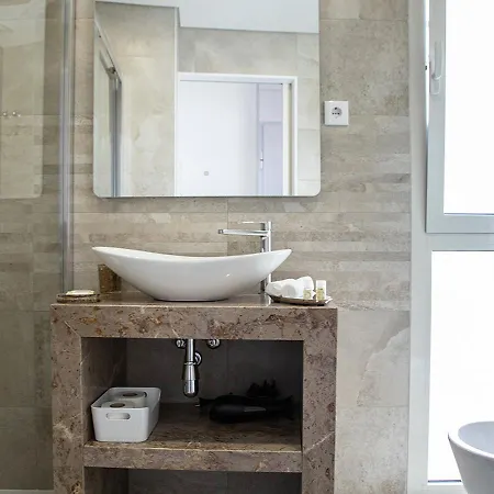 Real Holidays شقة *