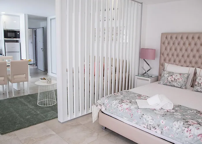 Real Holidays Apartment *